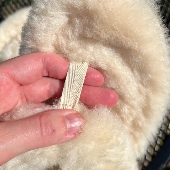 UGG Fur Fluff Flip Flop Slippers - Picture 5 of 9